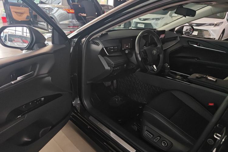 Used Toyota Camry 2024 Dual-Motor 2.0 HGVP Luxury Edition Driver Seat