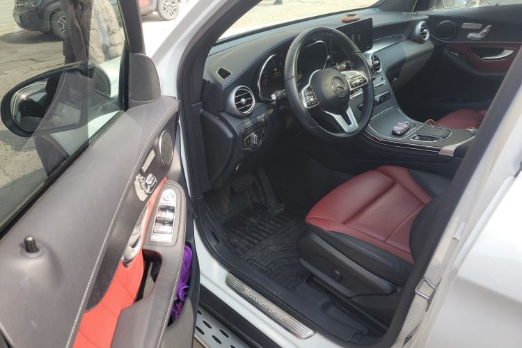 Used Mercedes-Benz GLC Coupe 2022 Refreshed GLC 300 4MATIC Coupe SUV Driver Seat