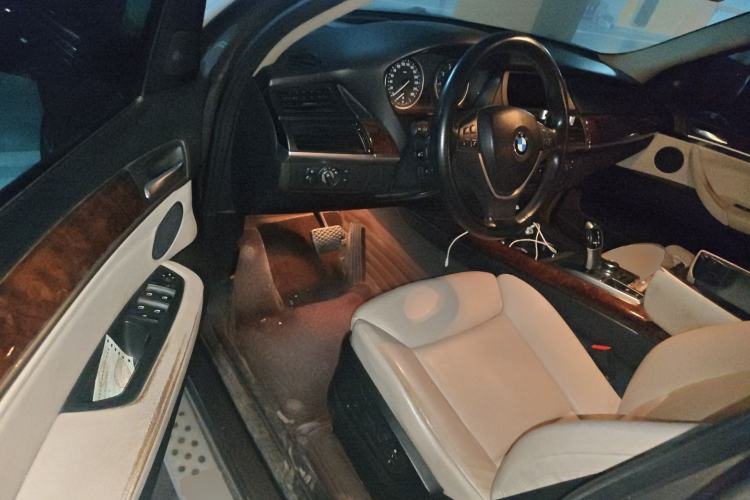 Used BMW X5 2011 xDrive50i Luxury Model
