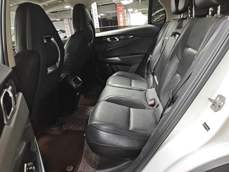 Used Lynk & Co 01 2017 2.0T Four-Wheel Drive Pro Edition — 16
