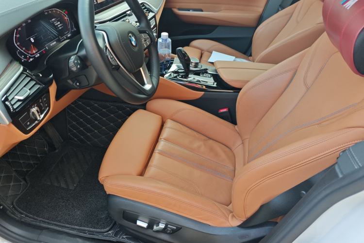 Used BMW 6 Series GT 2022 630i Luxury Design Package Left Front Seat