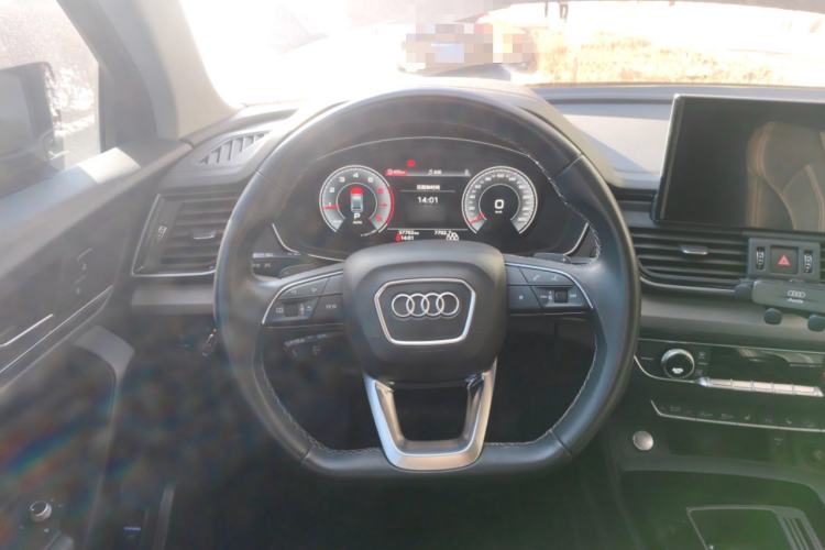 Used Audi Q5L 2022 40T Fashionable and Dynamic Model Steering Wheel