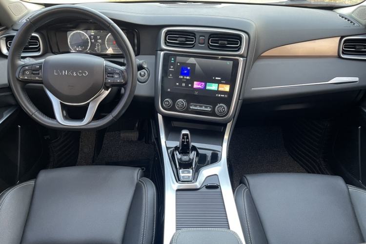 Used Lynk & Co 01 2020 2.0T Two-Wheel Drive Pure Pro Version China VI Standard