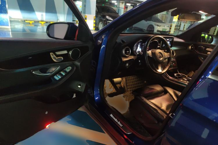 Used Mercedes-Benz GLC 2019 GLC 260 L 4MATIC Dynamic Model