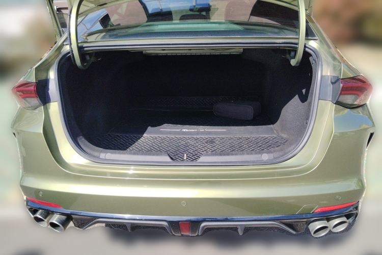 Used GAC Trumpchi EMPOW 2021 270T DCT J16 Version Trunk