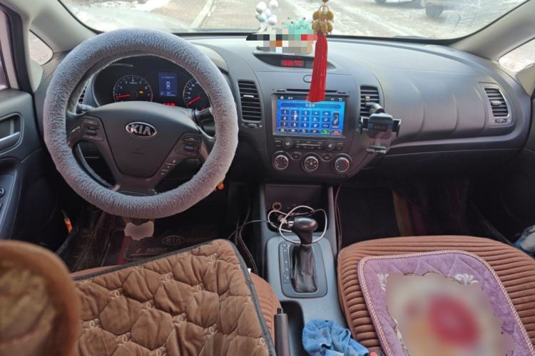 Used Kia K3 2013 1.6L Automatic GL Center Console