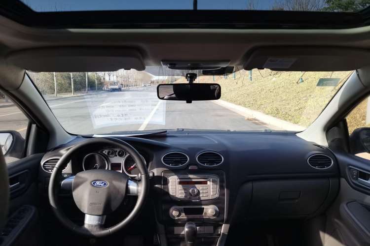 Used Ford Focus 2014 Hatchback Classic 1.8L Automatic Cool White Collector's Edition