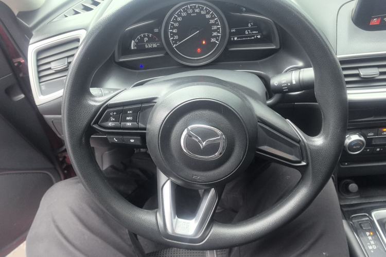 Used Mazda 3 Axela 2019 Cloud-Controlled Sedan 1.5L Automatic Luxury Model China VI Standard Steering Wheel