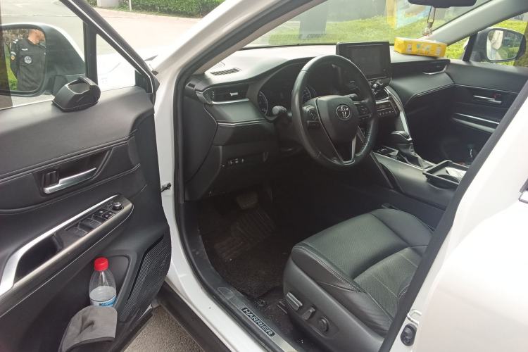 Used Toyota Harrier 2022 Dual-Engine 2.5L CVT Two-Wheel Drive Luxury Edition Driver Seat