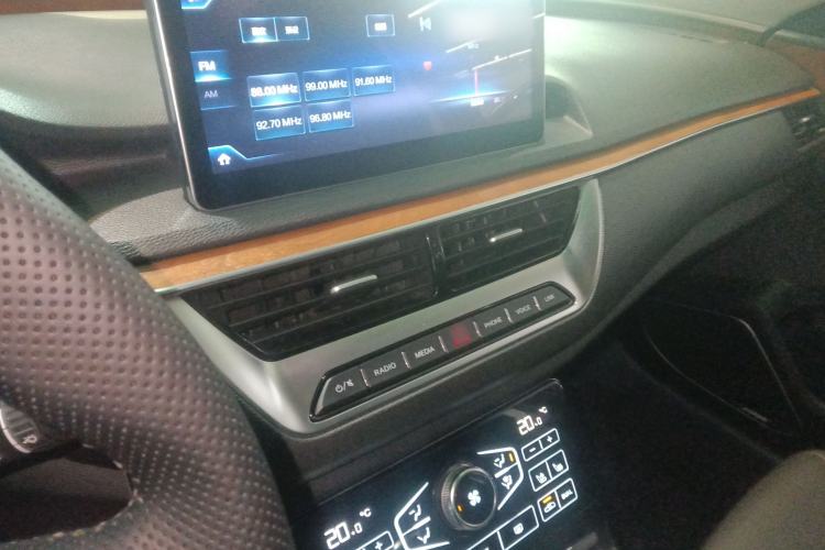 Used Hongqi H5 2018 30TD Smart Connective Dynamic 60th Anniversary Edition Audio And AC Panel