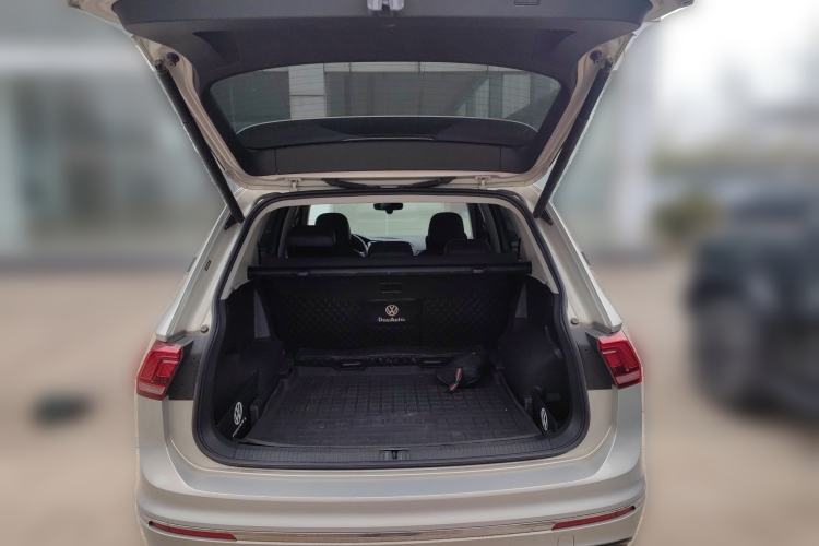 Used Volkswagen Tiguan L 2021 330TSI Automatic Two-Wheel Drive R-Line Enhanced Edition Trunk