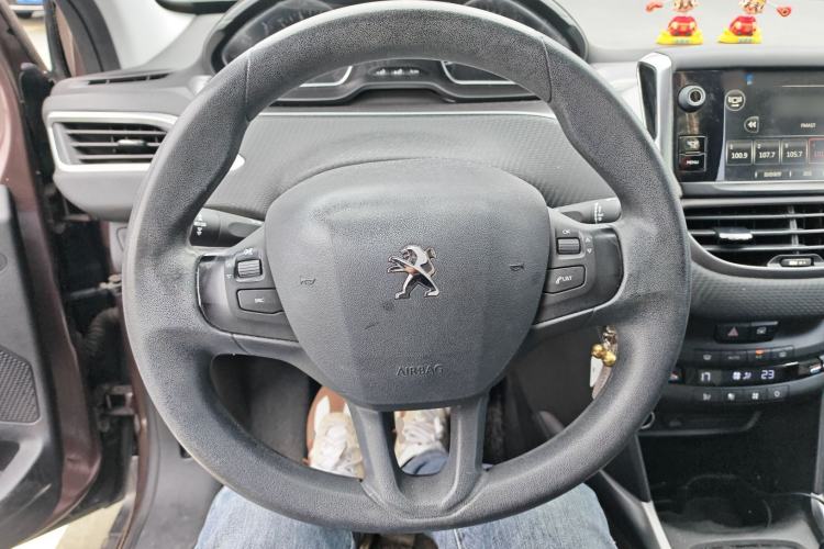 Used Peugeot 2008 2014 1.6L Manual Fashion Edition Steering Wheel
