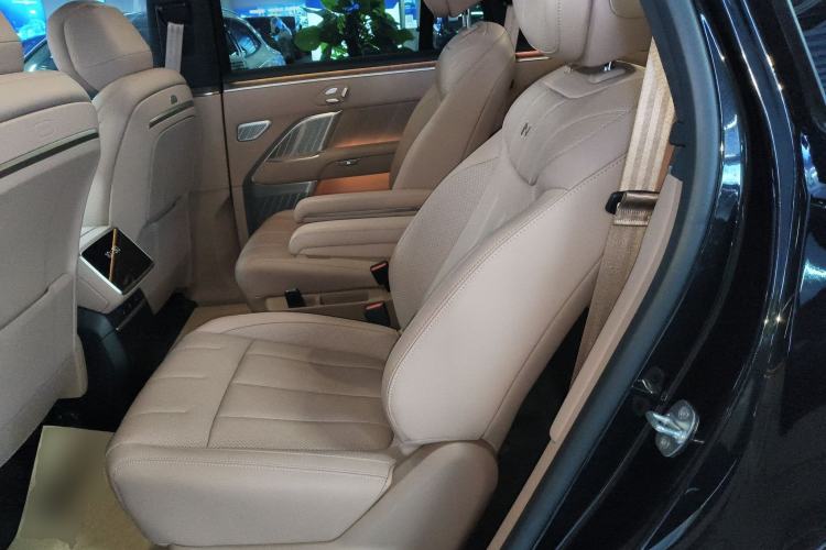 Used ONVO Luxeed L90 2025 Model—Max Six-Seater Version
