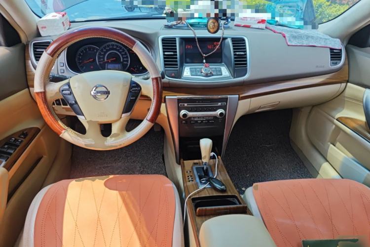 Used Nissan Teana 2011 2.5L XL Advanced Edition Center Console