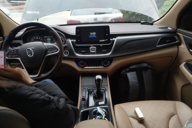 Used Baojun 730 2017 1.8L iAMT Prestige Version 7 Seats
