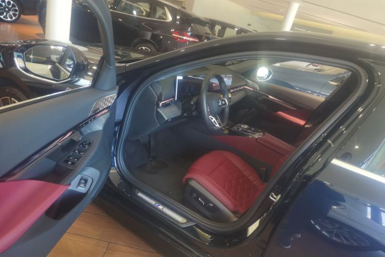 Used BMW 5 Series 2025 530Li Luxury Edition M Sport Package
