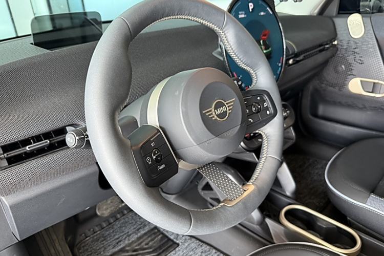 Used MINI Electric MINI COOPER 2024 452km COOPER SE Artist