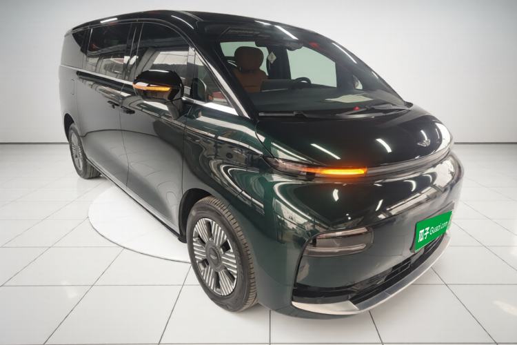 Used Geely Galaxy LEVC L380 2024 116 Degrees 6 Seats Two-Wheel Drive Pro Exterior 1