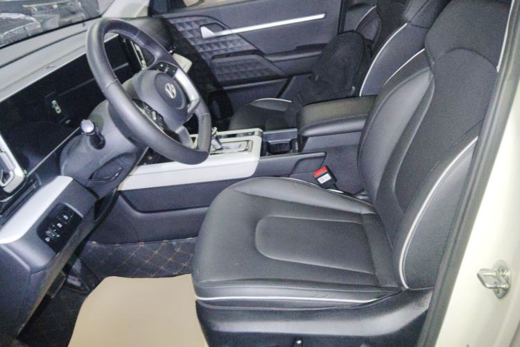 Used Hyundai ix35 2023 Musso 2.0L Deluxe Edition DLX
