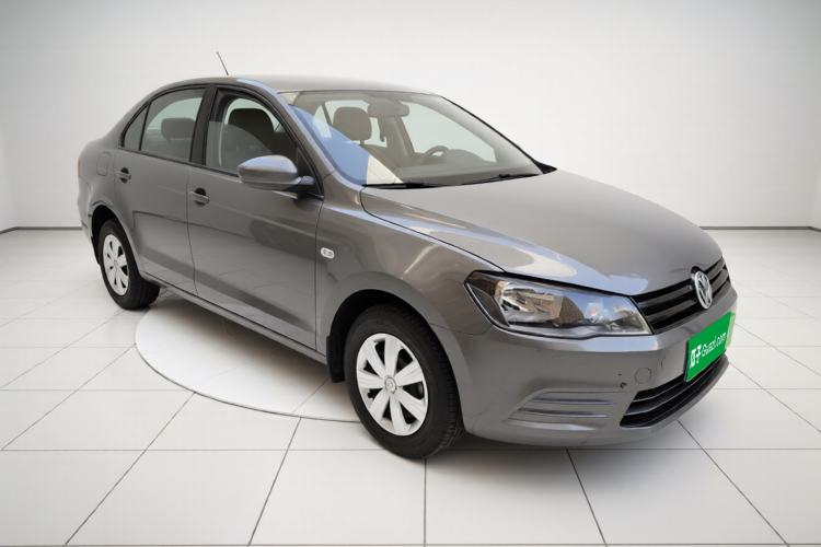 Used Volkswagen Jetta 2015 1.6L Manual Fashion Edition Exterior 2