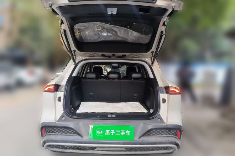 Used Baojun Yunhai 2024 140km Plug-in Hybrid Version Trunk