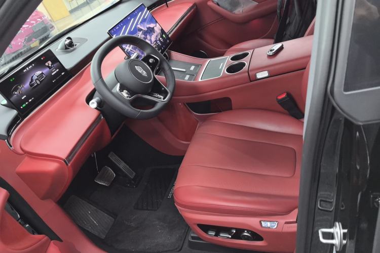 Used Hima Luxeed R7 2024 All-Electric 736 km Ultra Left Front Seat