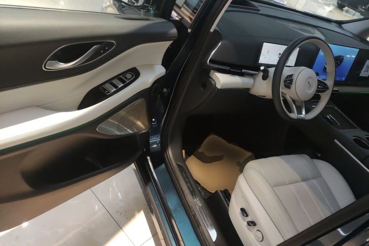 Used VOYAH Dream 2025 PHEV Four-Wheel-Drive Flagship Kunpeng Edition Driver Seat