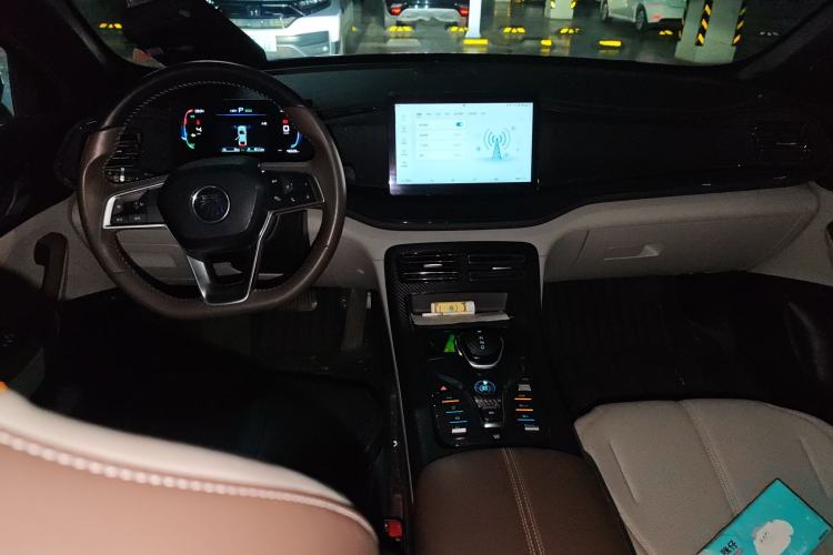 Used BYD Qin PLUS 2024 HONOR Edition DM-i 55KM Leading Model
