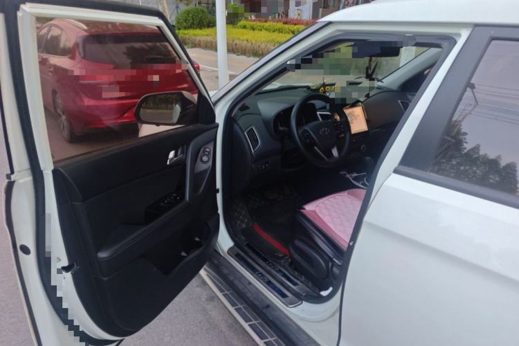 Used Hyundai ix25 2015 1.6L Automatic Two-Wheel Drive Smart GLS Trim Driver Seat