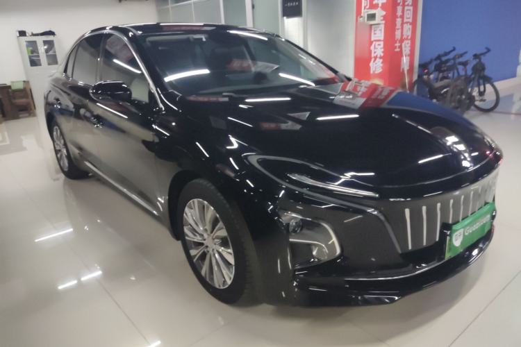 Used Hongqi E-QM5 2024 500km Range Edition Front Right 45 Deg
