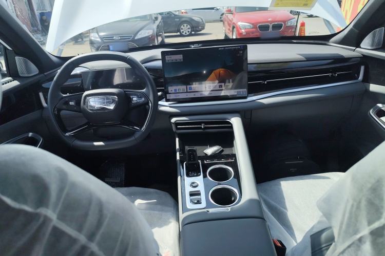 Used Geely Auto Emgrand X7 Sport 2026 Model 1.5TD Aspirational Center Console