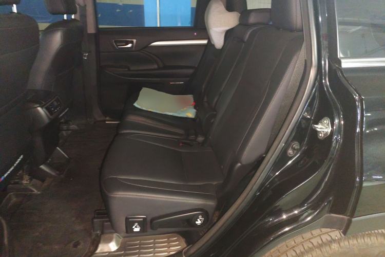 Used Toyota Highlander 2018 2.0T Four-Wheel Drive Prestige Version 7 Seats China V Emission Standard