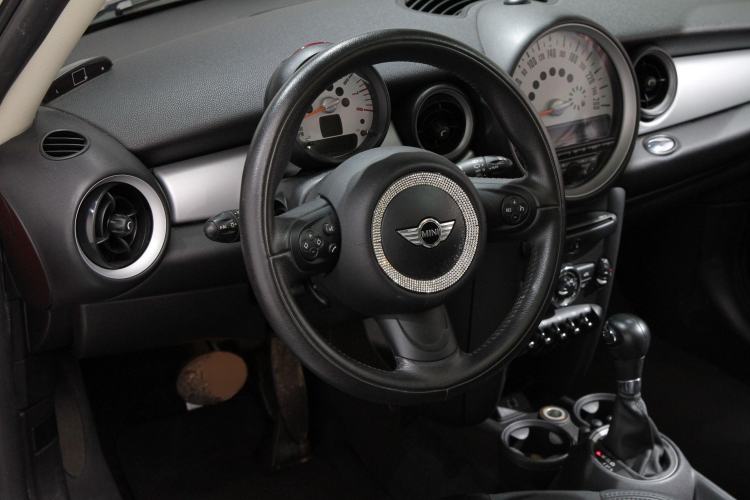 Used MINI MINI 2011 1.6L COOPER Fun