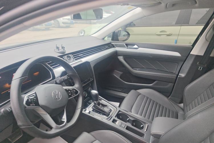 Used Volkswagen Magotan 2025 Zhongxiang Version 280TSI DSG Comfort Edition