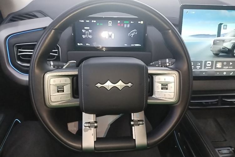 Used Formula Leopard Titanium 3 2025 501KM All-Wheel Drive Intelligent Driving Ultra Version Steering Wheel