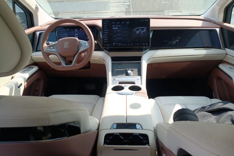 Used BYD Xia 2025 DM-i 1.5T 180km Excellence Model Center Console