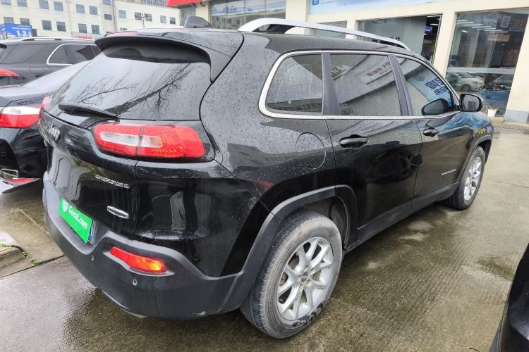 Used Jeep Cherokee 2016 2.4L Leading Edition Rear Right 45 Deg