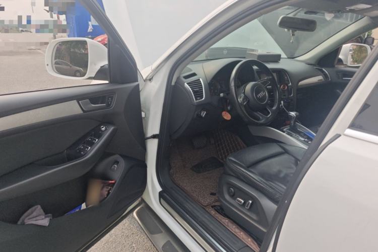 Used Audi Q5 2015 40 TFSI Technology Edition Driver Seat