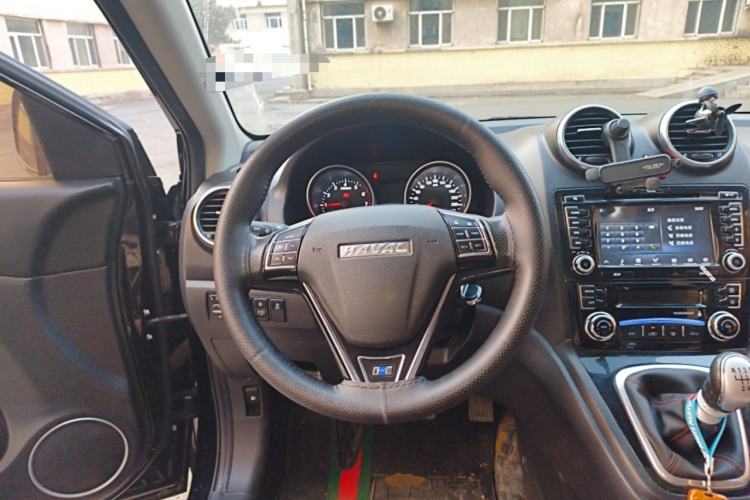 Used Haval H6 2016 Upgraded Model 1.5T Manual Two-Wheel Drive Elite Version
