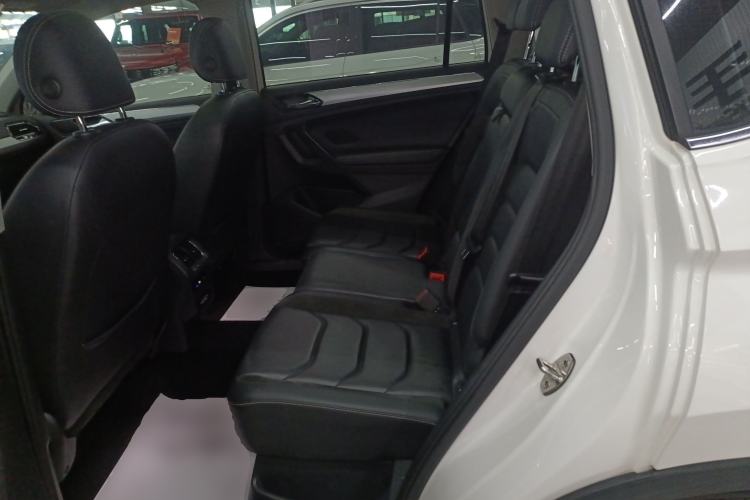 Used Volkswagen Tiguan L 2019 Revised 330TSI Automatic Two-Wheel Drive Smart & Luxury Edition China VI Standard Left Rear Seat