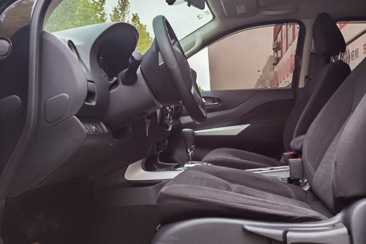 Used Nissan Navara 2017 2.5L Automatic 2WD Luxury Edition QR25