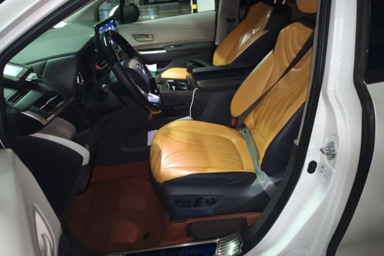 Used Toyota Granvia 2023 2.5L Hybrid Luxury Edition Left Front Seat