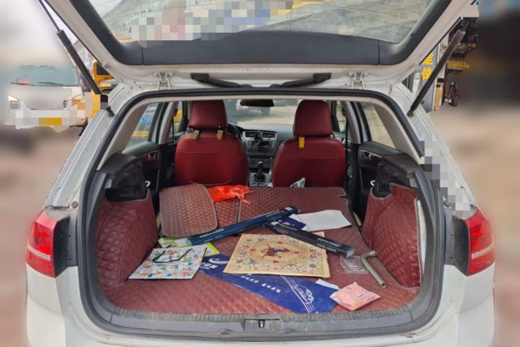 Used Volkswagen Golf 2016 1.6L Manual Fashion Edition Trunk