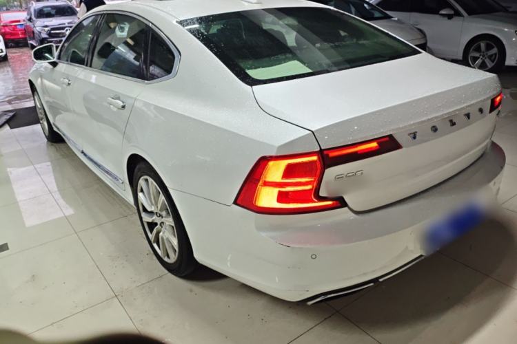 Used Volvo S90 2020 T5 Zhiyi Luxury Edition Rear Left 45 Deg