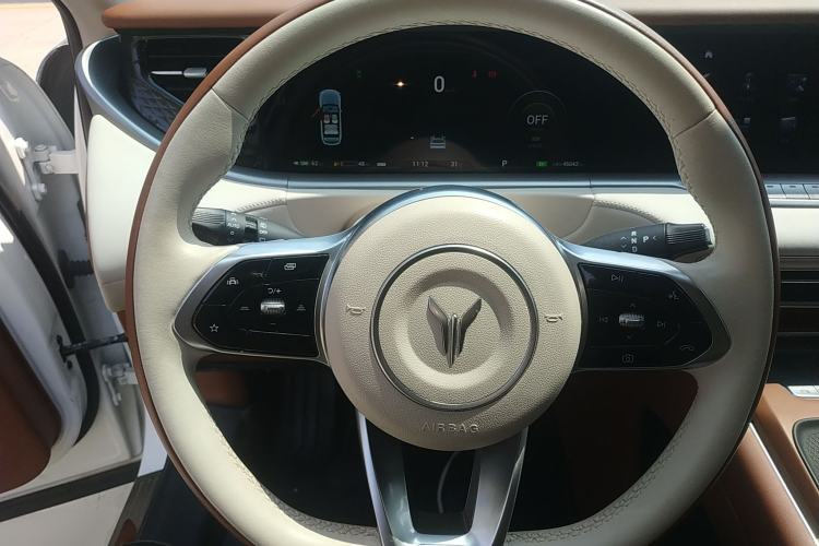 Used VOYAH FREE 2024 Ultra-Long Range Intelligent Driving Version Steering Wheel