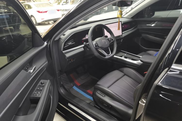 Used Volkswagen Passat 2025 Pro 380TSI Dragon Glory Edition