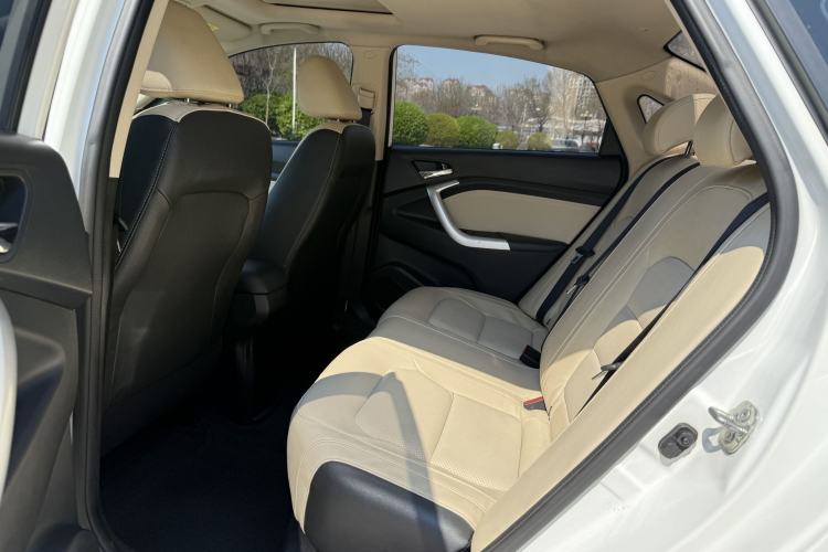 Used CHANGAN Alsvin V7 2016 1.6L Manual Enjoyment Model China V Standard Interior 3