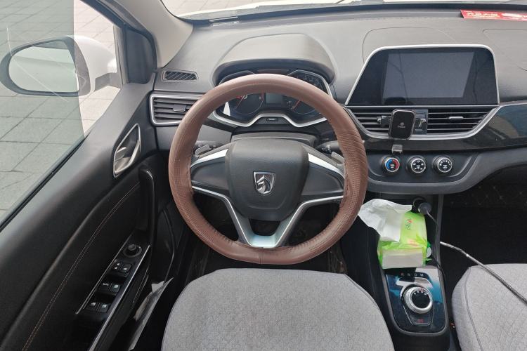 Used Baojun 310 2017 1.5L Automatic Fashion Model Steering Wheel