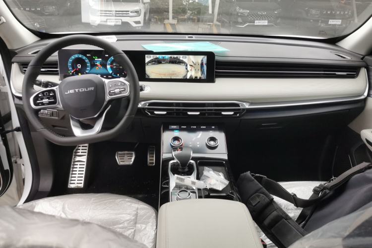 Used JETOUR X70 PRO 2023 2.0T DCT Luxury PRO+ 7-Seater
