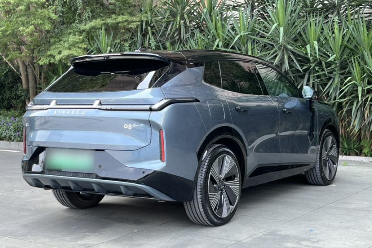 Used Lynk & Co 08 EM-P 2025 220 km All-Wheel-Drive Performance Halo Exterior 1